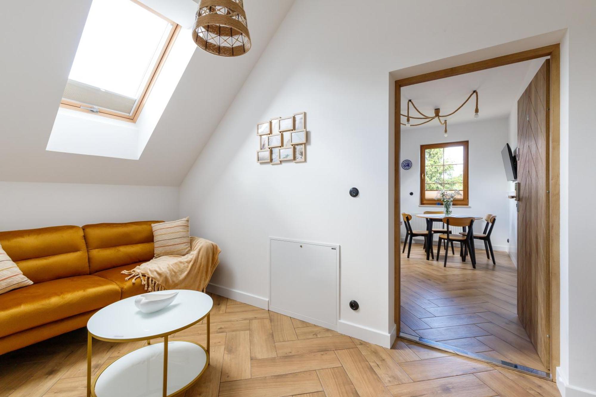 Door Apartment *